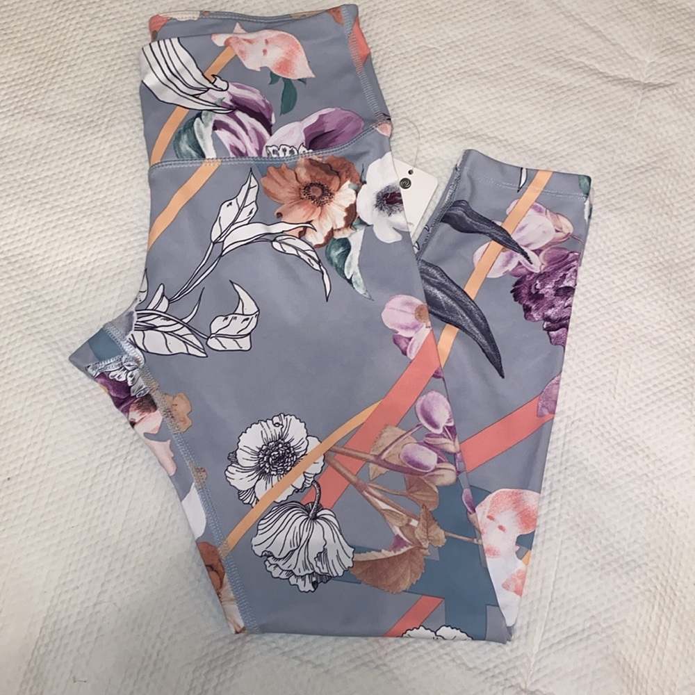 Apana | women’s pants | active bottoms | small | floral